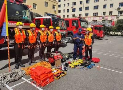 你好“火焰藍”丨鶴崗市消防救援支隊緊急部署水域救援行動安全工作